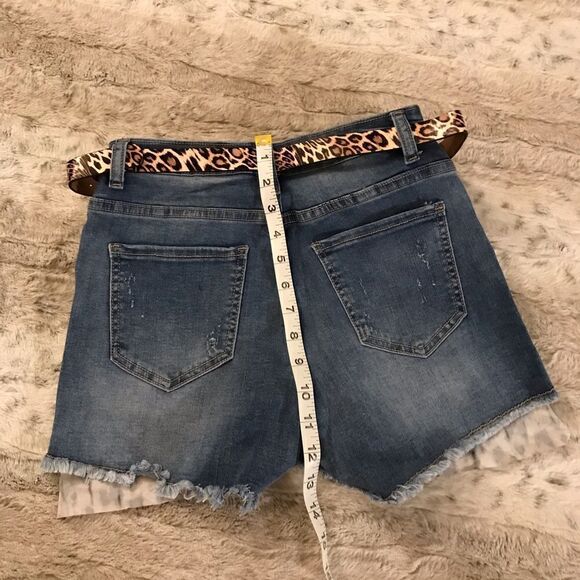 : : New Cut Off Denim Leopard Print Shorts : : - Picture 4 of 7